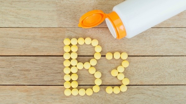 Bổ sung vitamin B3 (PP) giúp cải thiện tình trạng chảy máu chân răng