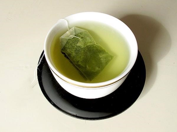Chữa viêm chân răng bằng trà xanh