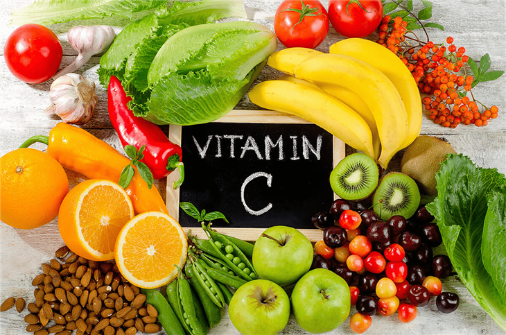  Vitamin C giúp chuyển hóa các độc tố và đào thải chúng ra ngoài