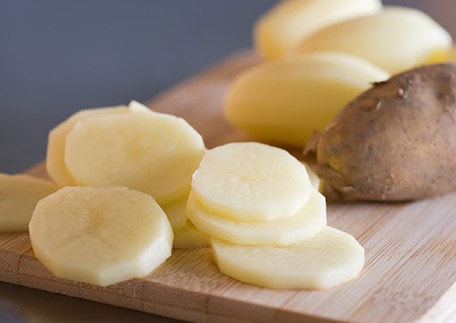 khoai tây giúp giảm ngứa rất tốt