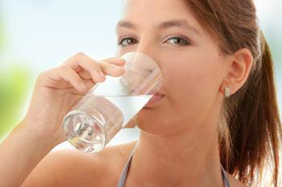 Uống nước rất tốt khi mắc bệnh zona 