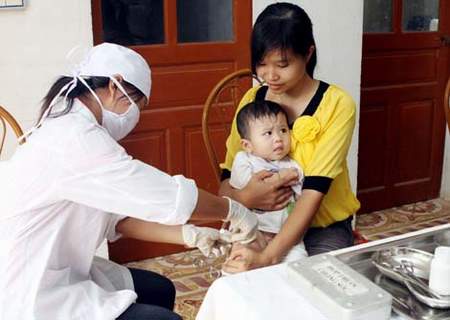 Tiêm vắc xin là cách phòng bệnh hiệu quả và an toàn nhất