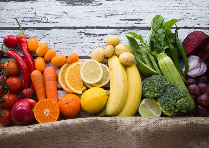Cam, chanh có chứa rất nhiều vitamin C có thể hỗ trợ trị gai cột sống