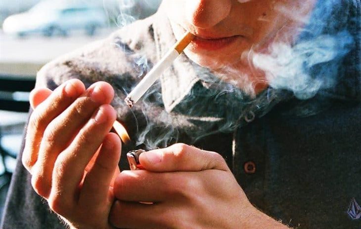Hút thuốc lá làm tăng nguy cơ bị vẩy nến