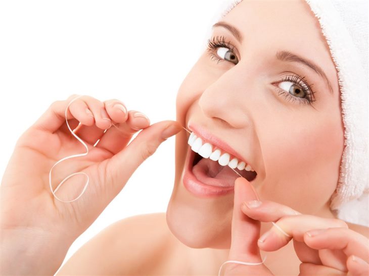 Hãy sử dụng chỉ nha khoa để giảm nguy cơ bị viêm quanh răng