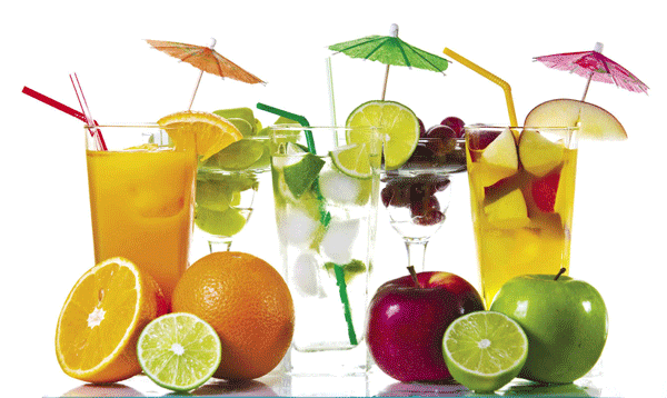 Uống nước ép hoa quả mát để tăng cường sức khỏe khi bị sởi