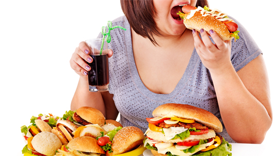Chế độ ăn không khoa học là nguyên nhân khiến da xấu đi