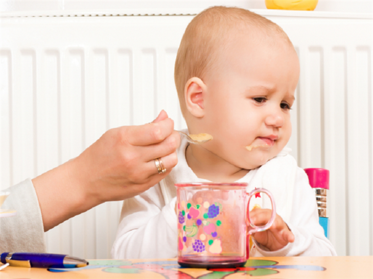 Trẻ thường chán ăn khi bị nhiễm virus tay chân miệng