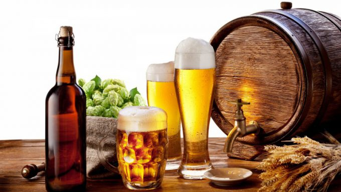 Bị bệnh vảy nến phấn hồng không nên sử dụng rượu bia và các chất kích thích