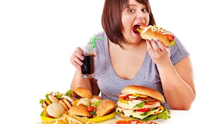 Cân nặng và chế độ ăn uống có thể là nguyên nhân khiến kinh nguyệt ra ít