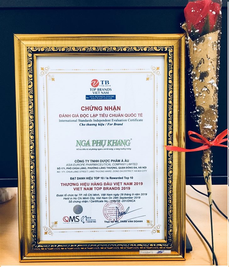 Nga Phụ Khang vinh dự nhận giải thưởng top 10 thương hiệu hàng đầu Việt Nam năm 2019