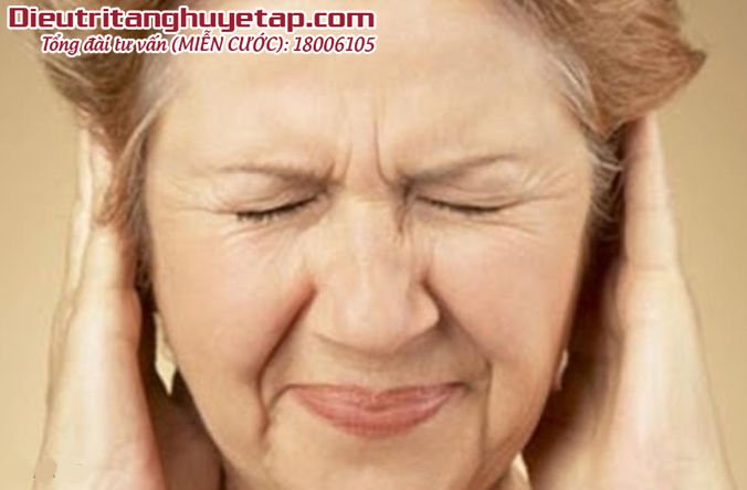  Bà nội bị ù tai do cao huyết áp (ảnh minh họa)
