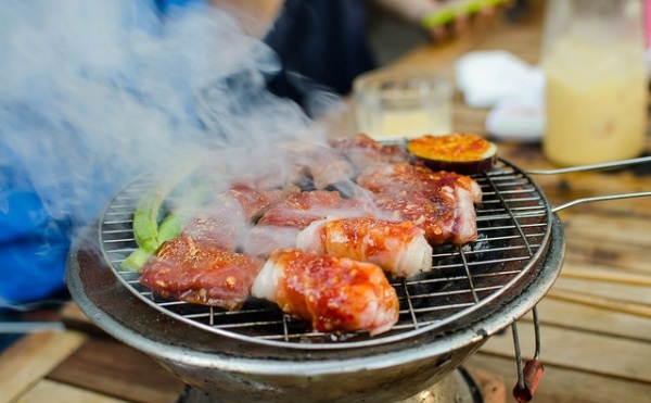 Thói quen thường xuyên ăn thịt nướng có thể là tác nhân gây ung thư phổi