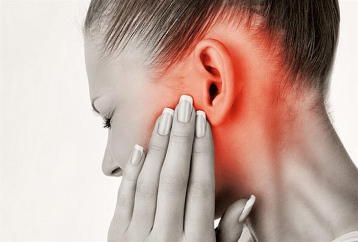   Viêm tai giữa là biến chứng thường gặp khi bị sởi