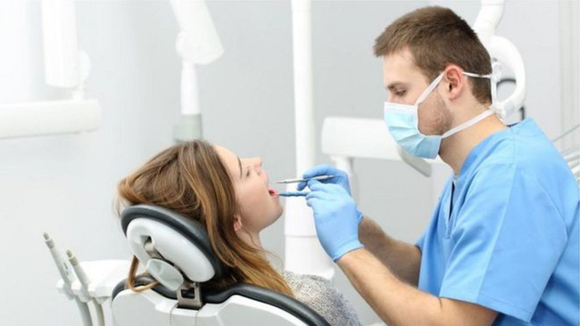 Khám răng định kỳ giúp cải thiện bệnh chảy máu chân răng