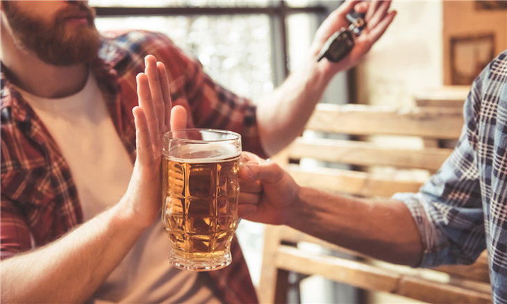  Hãy tránh xa rượu bia để có thể cải thiện bệnh tốt nhất