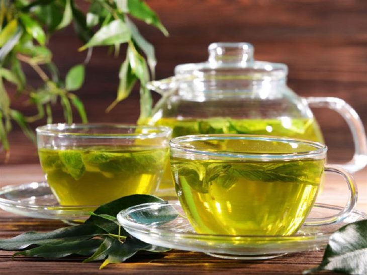  Bạn có thể sử dụng nước trà xanh để cải thiện chỉ số creatinin