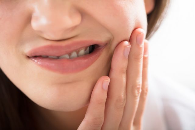   Đau răng là tình trạng không ít người gặp phải