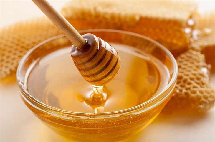 Mật ong chứa nhiều hoạt chất có tác dụng chống viêm, kháng khuẩn mạnh