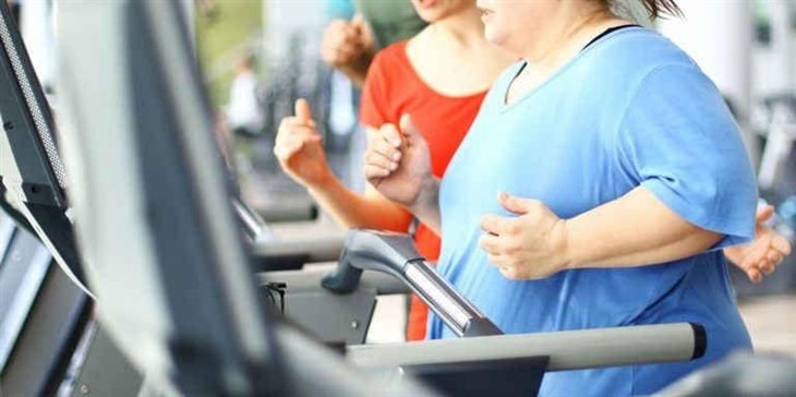 Nên luyện tập thể dục thể thao thường xuyên để cải thiện mỡ máu cao, phòng ngừa đột quỵ