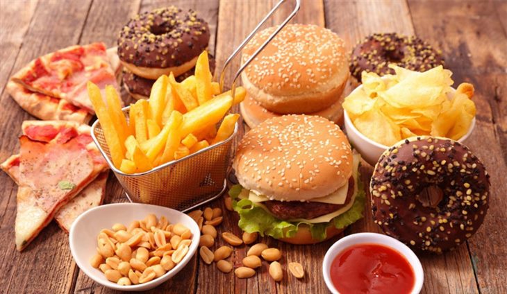 Người bị ù tai vận mạch nên hạn chế thực phẩm giàu chất béo