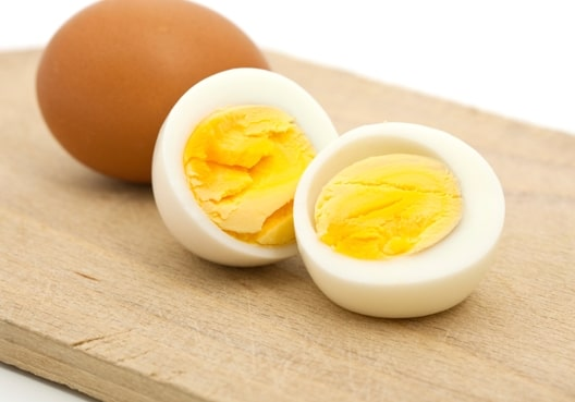 Sau khi nặn mụn xong có được ăn trứng không?