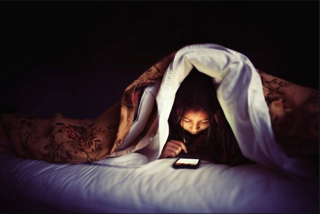 Không sử dụng các thiết bị điện tử trước khi đi ngủ