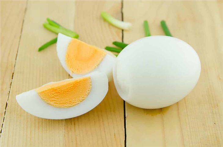 Trứng luộc là món ăn đơn giản cho bữa sáng của người bệnh gout