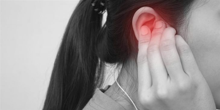 Mắc bệnh viêm nhiễm ở tai dễ gây ù tai phải
