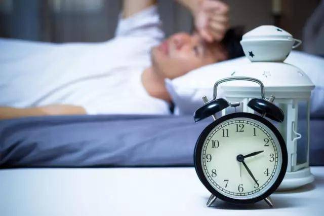 Giấc ngủ chập chờn, bóng đè có phải là biểu hiện của rối loạn giấc ngủ không?