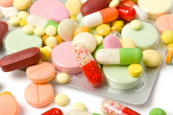 Việc tự ý mua và sử dụng thuốc điều trị bệnh gút có thể gây ra những hệ quả gì?