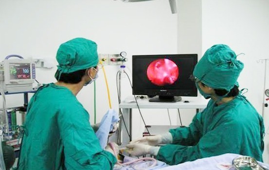 Phẫu thuật nang lạc nội mạc tử cung có thể gây ra những vấn đề gì