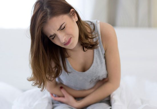 Phân biệt triệu chứng lạc nội mạc tử cung với đau bụng kinh thông thường như thế nào?