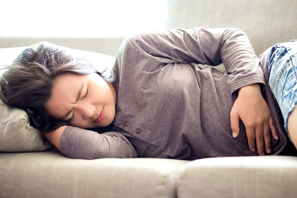 Bị đau bụng kinh dữ dội có phải do lạc nội mạc tử cung không? Làm sao để phòng tránh bệnh?
