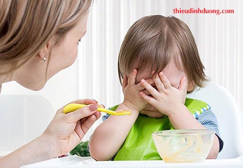 Trẻ biếng ăn, suy dinh dưỡng dùng cốm vi sinh Bebugold được không? Cải thiện cho trẻ như thế nào?