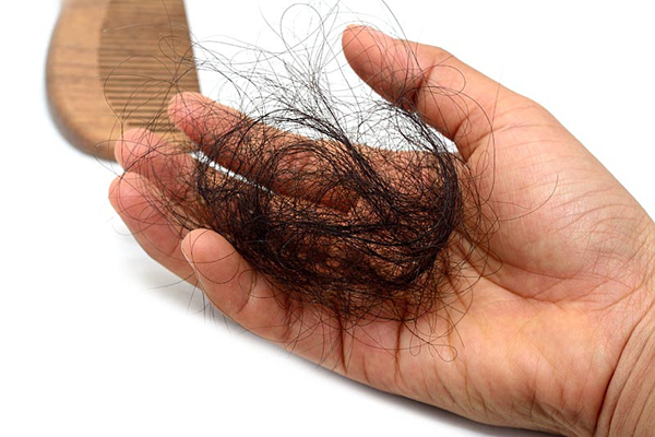 Bị rụng tóc và rối loạn kinh nguyệt có phải do suy giảm nội tiết tố không?
