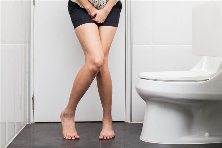 Tiểu không tự chủ ở phụ nữ: Có nên sử dụng băng thấm tiểu để giữ vệ sinh?