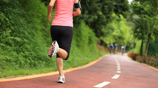 Việc vận động nhiều có thể giúp giảm đau bụng kinh không?