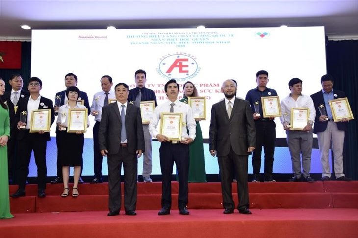 Ích Giáp Vương vinh dự nhận giải “Thương hiệu vàng chất lượng quốc tế” năm 2020