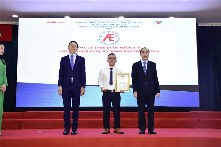 Bảo Phế Vương vinh dự nhận giải “Thương hiệu vàng chất lượng quốc tế” năm 2020
