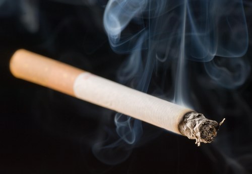 Người hút thuốc lá nhiều năm có nguy cơ bị ung thư phổi không? Cần phải làm gì?