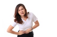 Thường xuyên đau tức bụng có phải dấu hiệu u xơ tử cung không?
