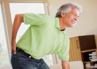 Tình trạng đau thắt lưng gần xương chậu có phải là triệu chứng thoái hoá cột sống không?