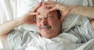 Người già bị khó ngủ nên làm gì để cải thiện? Chuyên gia Trần Quang Đạt tư vấn