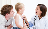 Trẻ bị khản tiếng, viêm amidan, nên điều trị như thế nào?
