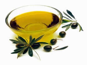 Mẹo sạch mụn với dầu Olive