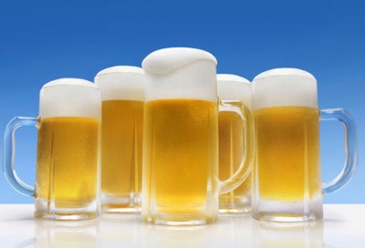 Có cần hạn chế uống rượu bia khi bị vẩy nến?