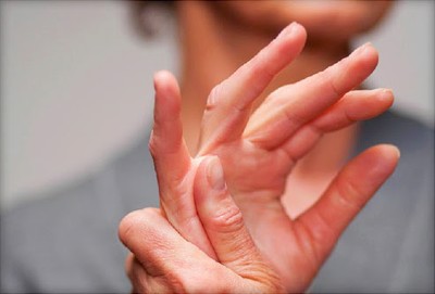Tại sao không uống thuốc tây khi điều trị viêm đa khớp