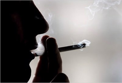 Bạn không nên hút thuốc lá khi bị viêm khớp dạng thấp?