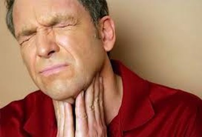 Chứng đau họng – dễ gặp – chớ nên coi thường